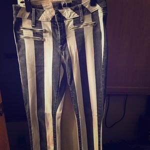 Bebe size 27 b&w jeans